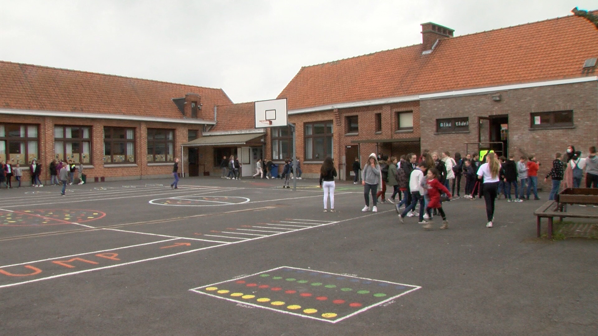 Les cours sont finalement suspendus — Enseignement maternel Les cours sont finalement suspendus — Enseignement maternel