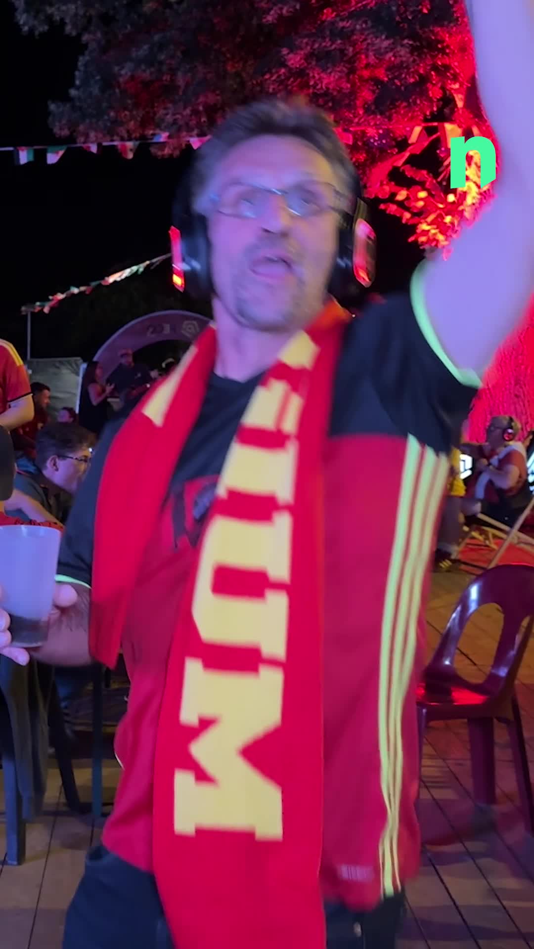 Un DJ set pour chauffer les supporters 🇧🇪 sans perturber le voisinage 🎧