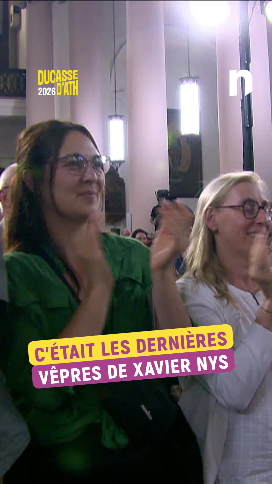 🟣⚪️🟡Standing ovation et beaucoup d\u0027émotion pour le curé d\u0027Ath Xavier Nys dont c\u0027était les dernières vêpres ce samedi à la Ducasse d\u0027Ath.