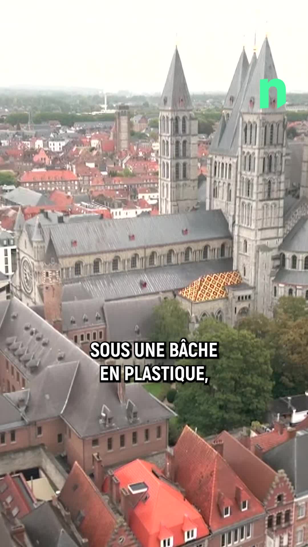 La Procession de Tournai a dû s\u0027adapter à la pluie en protégeant certains des trésors de la Cathédrale. #patrimoine #tournai #religion