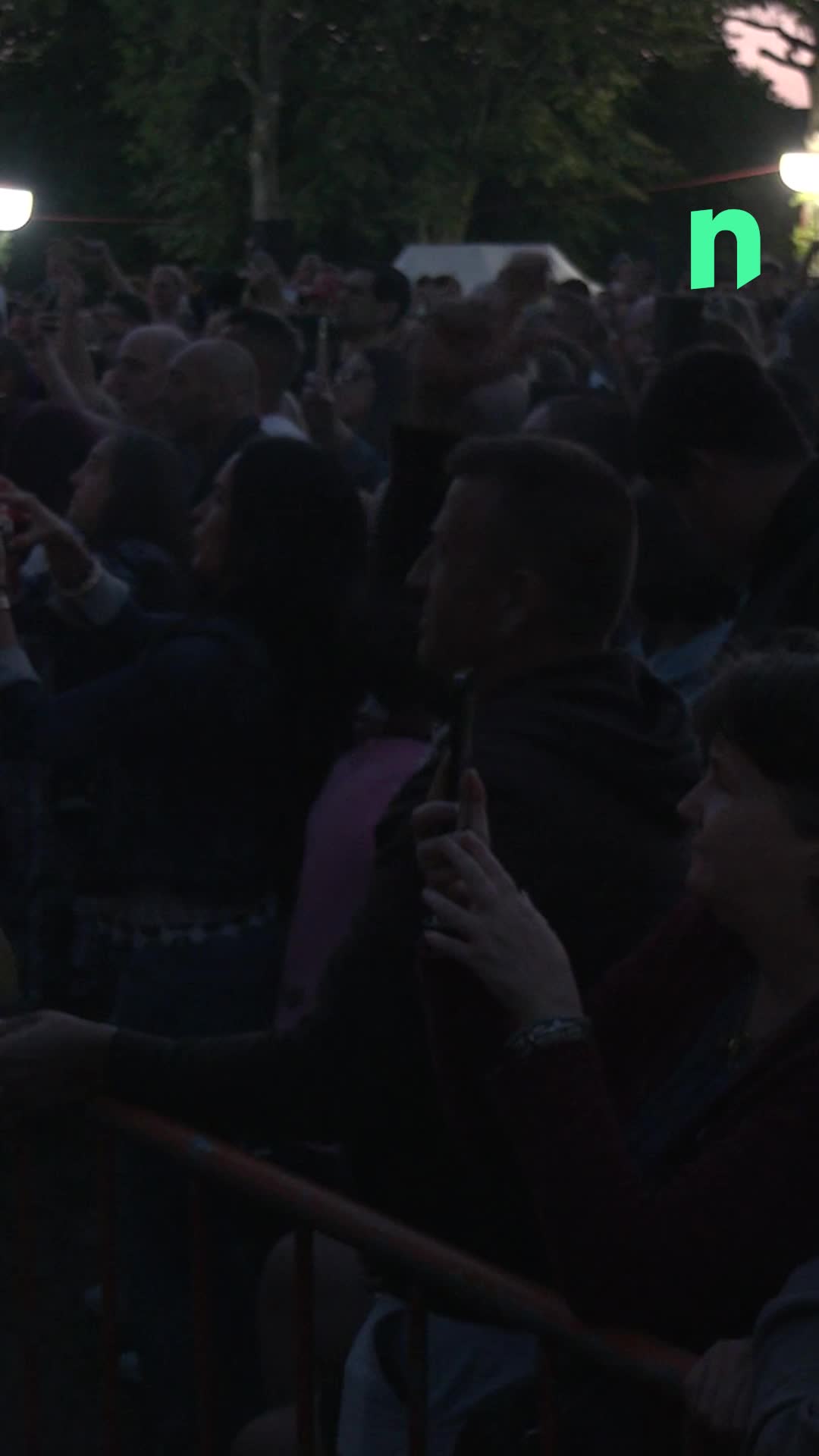 Des reprises qui font chanter le public\u002c des milliers de personnes réunies et une ambiance estivale : le parc communal de Mouscron a vibré au rythme de la Fête nationale ! 🇧🇪🎉