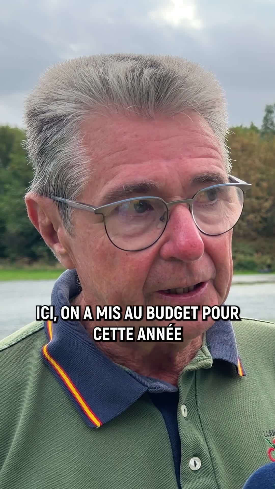 Le bourgmestre d\u0027Enghien Marc Vanderstichelen a rencontré les gens du voyage qui se sont installés sans autorisation\u002c ce dimanche sur le site du Nautisport.
