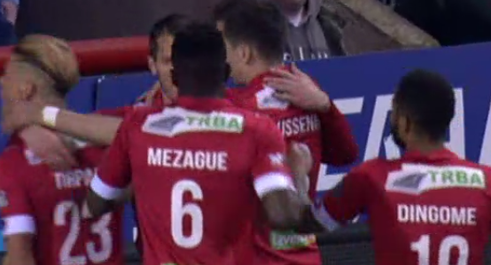 Mouscron s'offre le Standard et la tête de son groupe