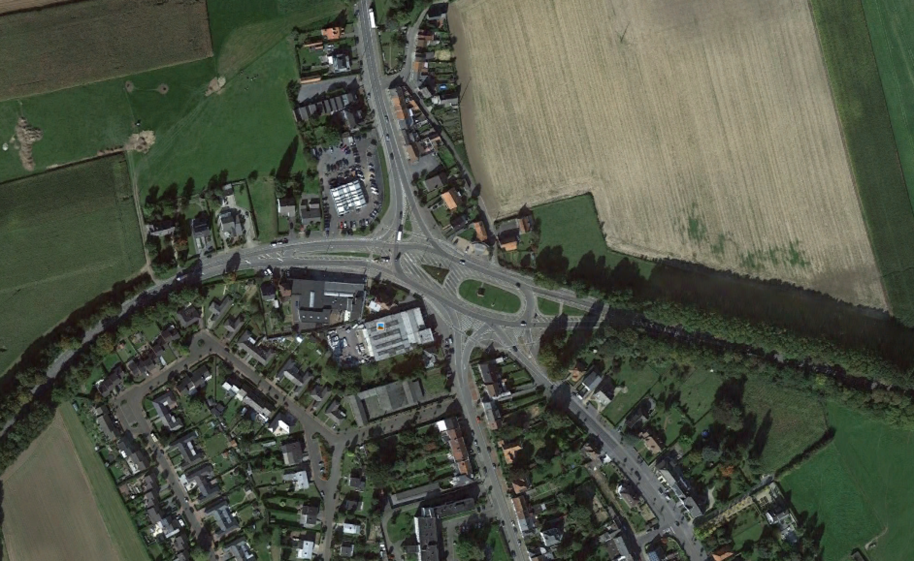 Rond-point de la Croix-au-Mont entièrement fermé