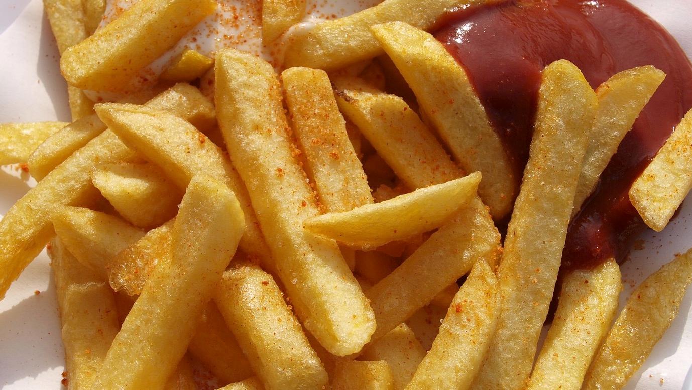 Le Café de Paris lance la frite suspendue pour les plus démunis