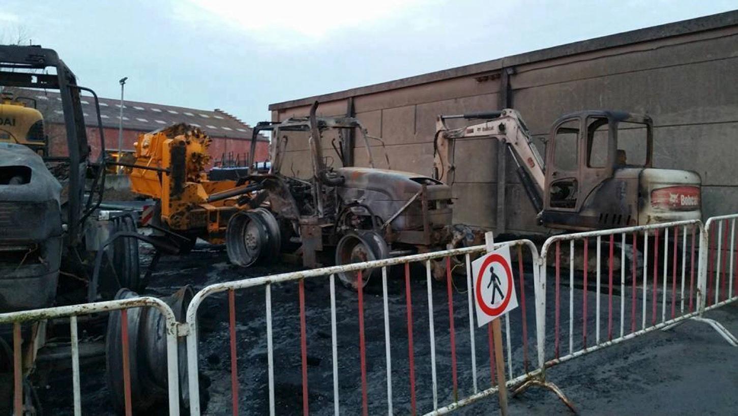 Incendie dans le dépôt communal : quatre engins de chantier détruits