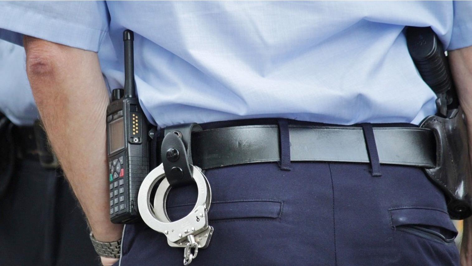 Vol à la ruse : deux faux policiers repartent avec 100.000 euros