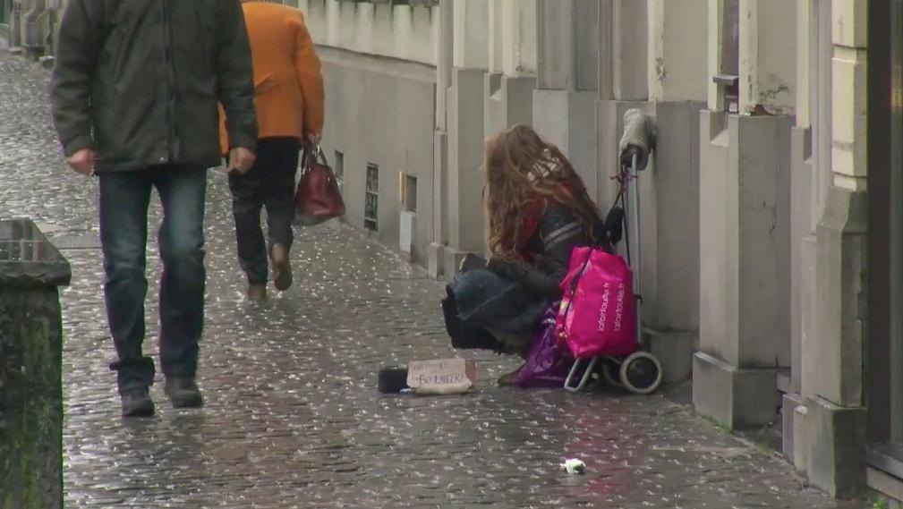 Recours contre le règlement anti-mendicité: Delannois demande des solutions