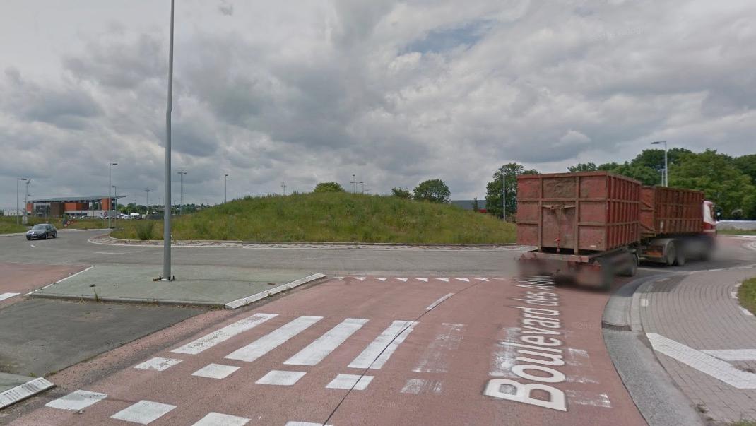 Un cycliste renversé par une voiture sur le boulevard des Alliés