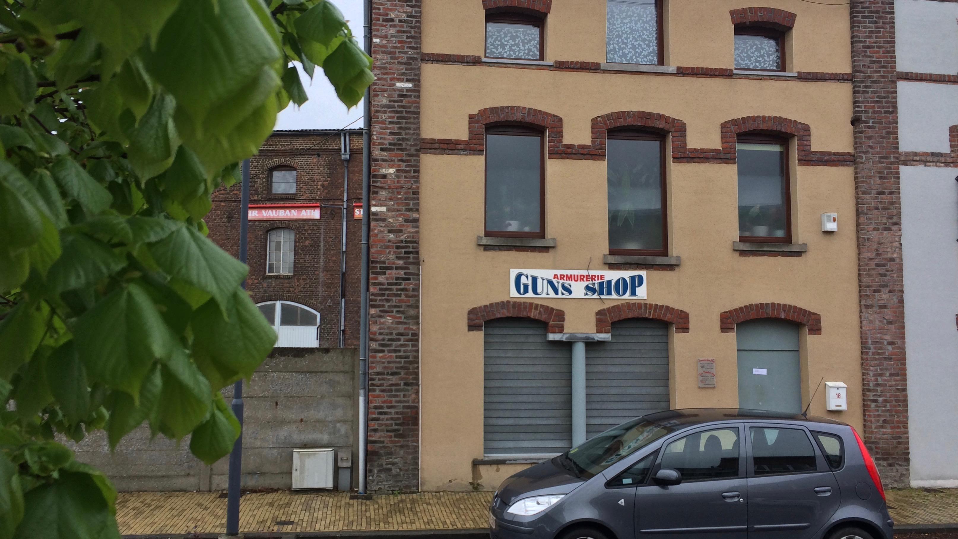 Saisie d'armes illégales chez un armurier