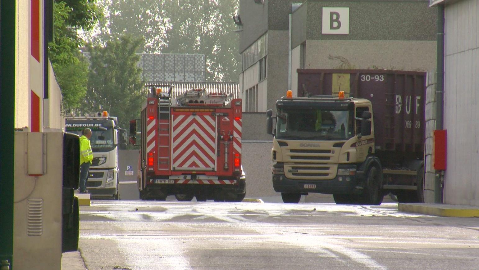 Incendie dans un hangar contenant du papier et du carton chez Dufour