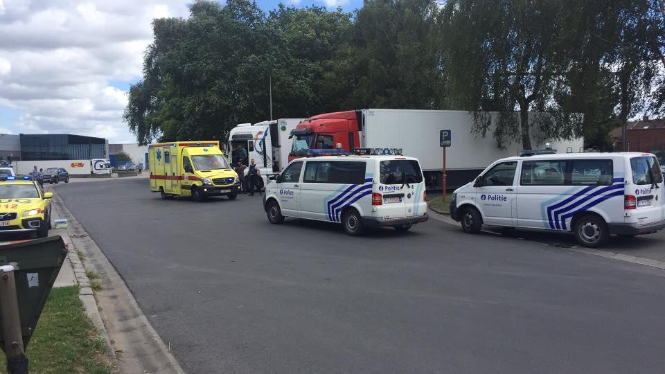 17 migrants retrouvés dans la remorque d'un camion 