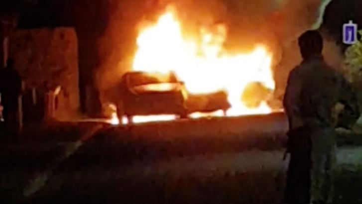 Il va porter plainte à la police et est interpellé pour incendie de voitures