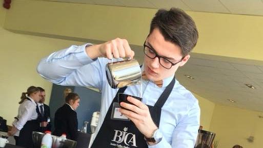 Victor Cotton remporte le concours du meilleur barista junior