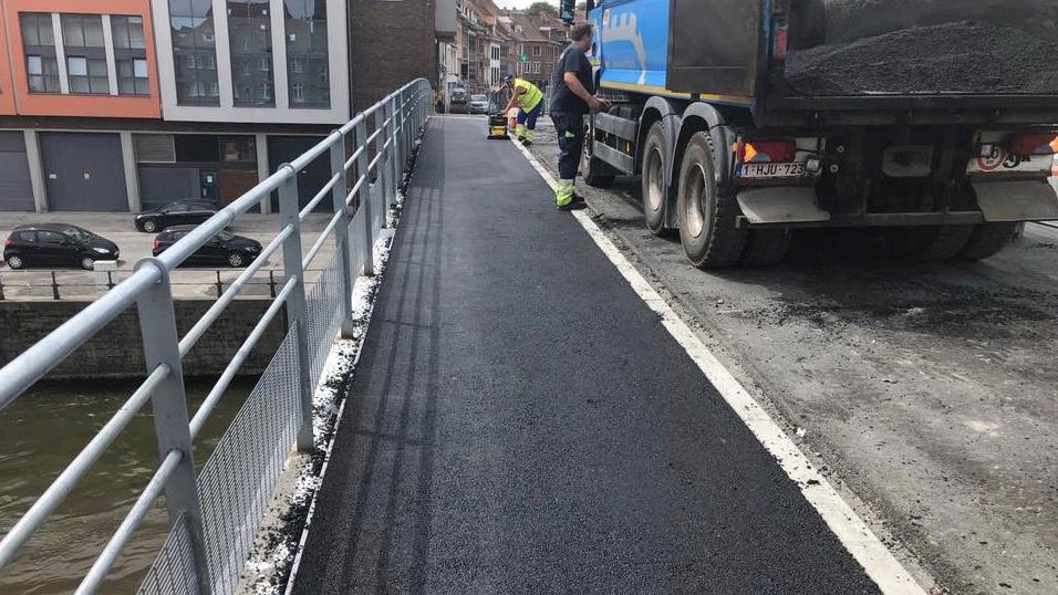 Le pont-à-ponts rouvert aux piétons dans les deux sens