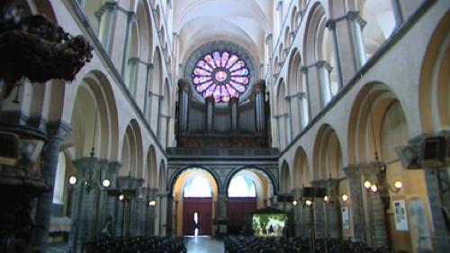 L’éclairage de la nef de la cathédrale est en cours de rénovation