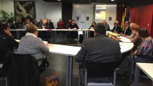 La caserne met le feu au conseil!