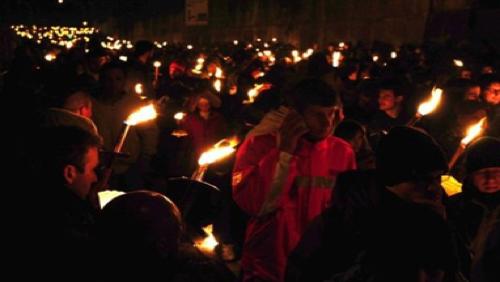 Marche aux flambeaux en soutien à Paris