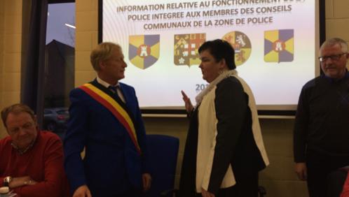 Un Echevin part, une autre arrive...