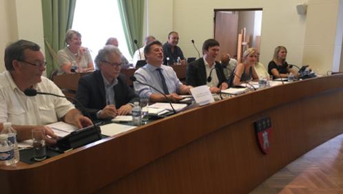 Changement de présidence au conseil