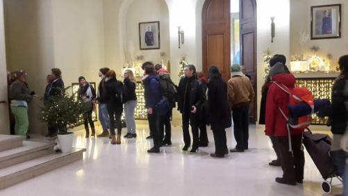 Une action « pipi » du collectif Espace public à l'hôtel de ville