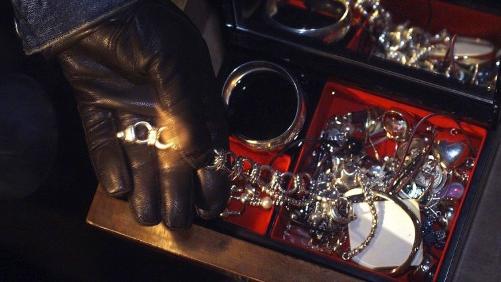 Demande d’identification des victimes de vol de bijoux