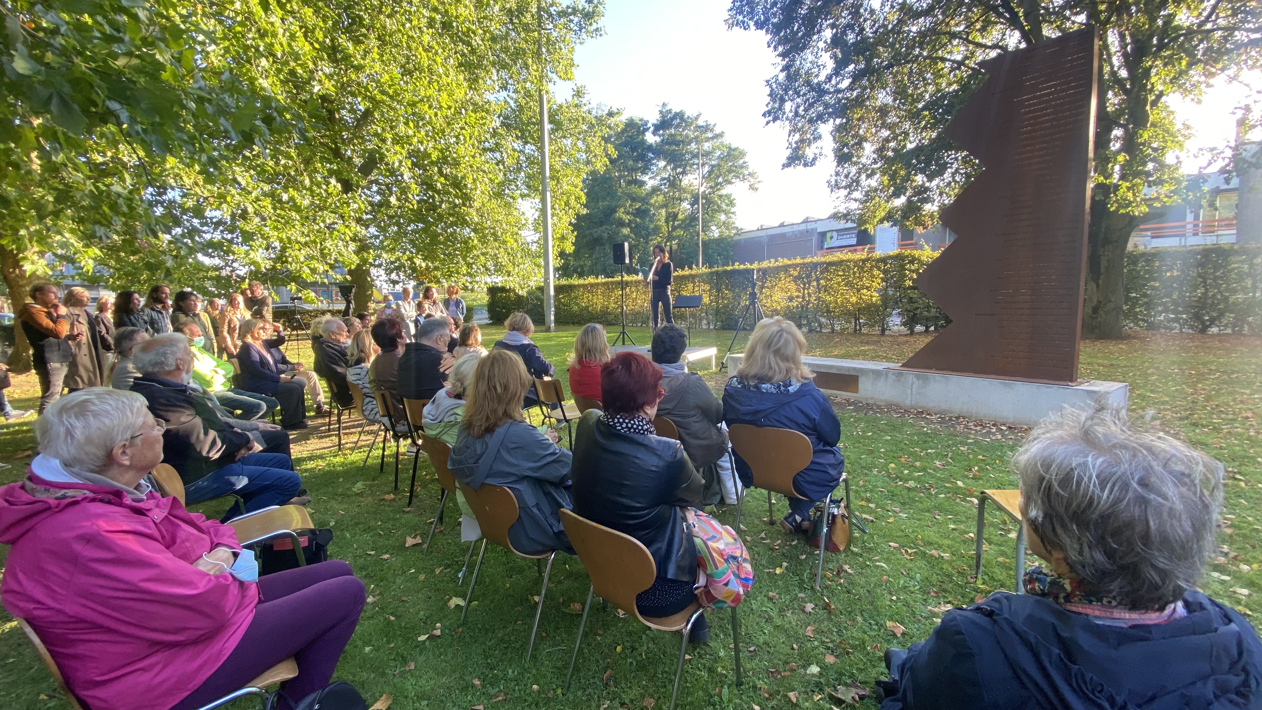 Tournai : une stèle en mémoire des victimes de féminicides devant la Maison de la Culture