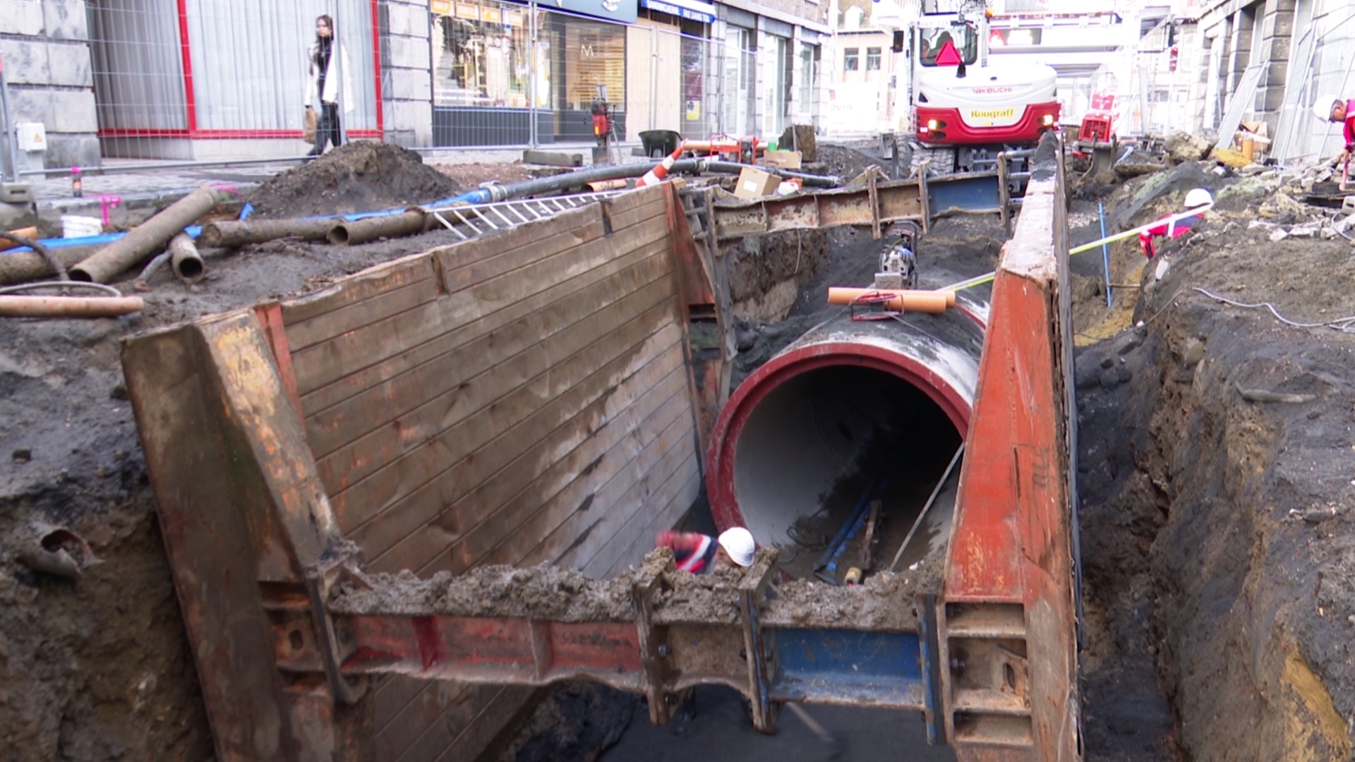 Aménagement de la rue Royale à Tournai : une pollution aux hydrocarbures découverte lors des travaux