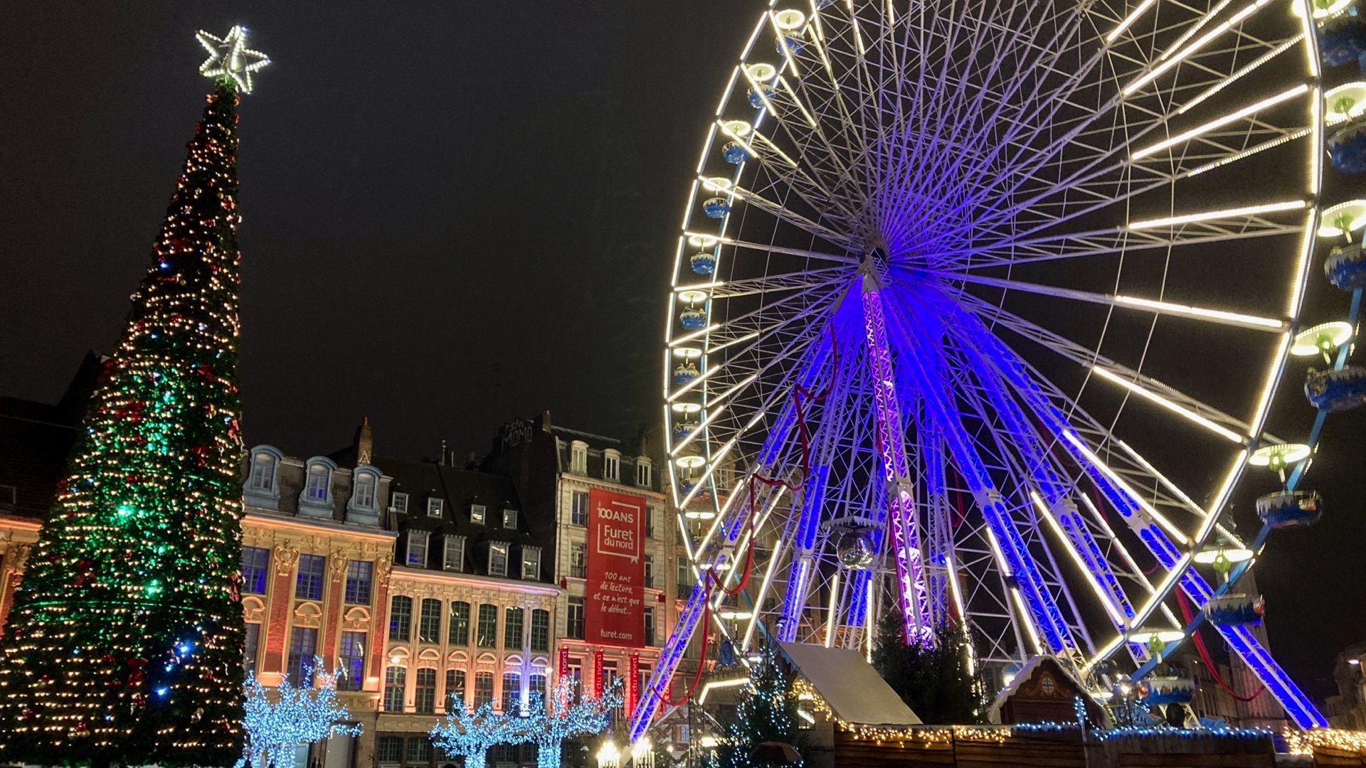 Tournai : une grande roue sur la Grand-place en avril