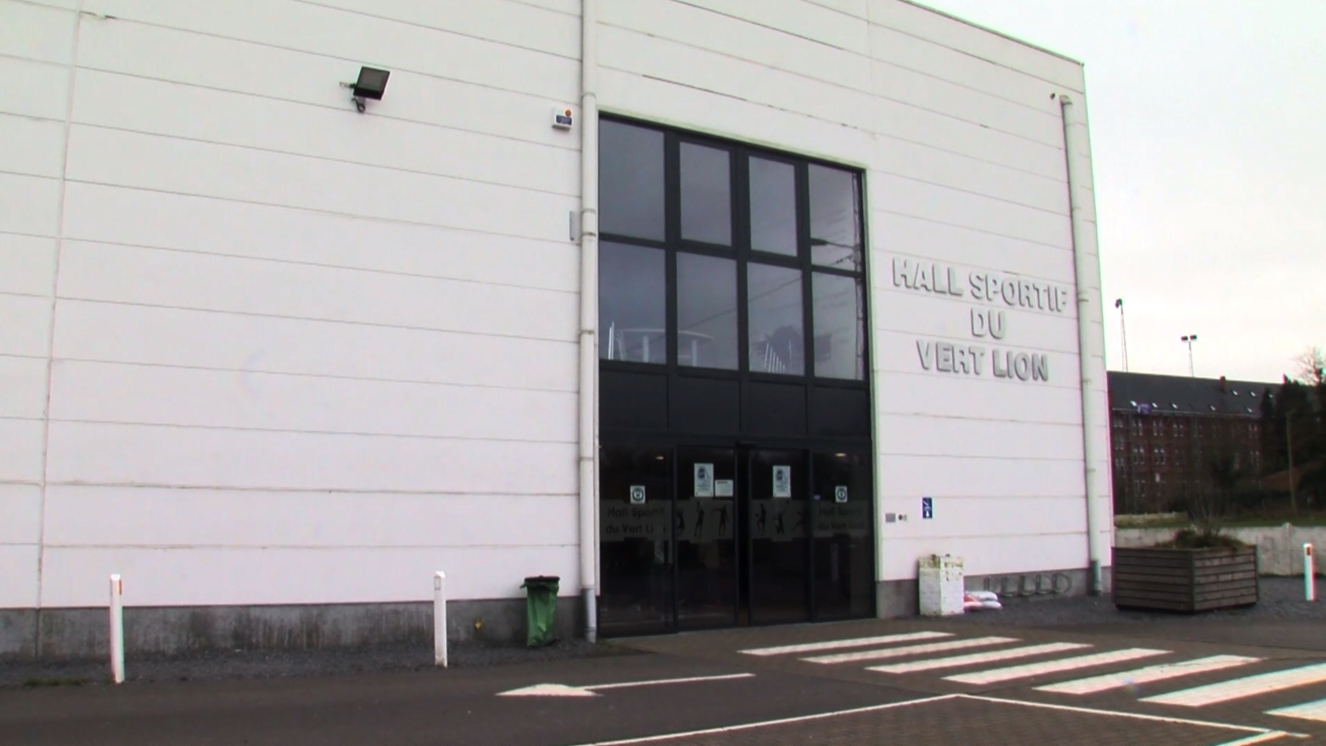 Un employé communal arrêté pour voyeurisme au hall sportif de Kain