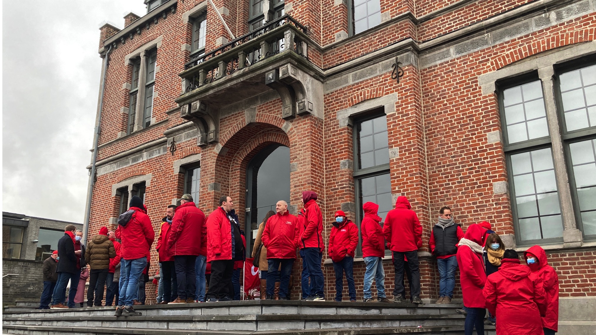 Problèmes de bien-être des ouvriers et employés communaux à Frasnes : «Un dialogue social constructif», pour les syndicats
