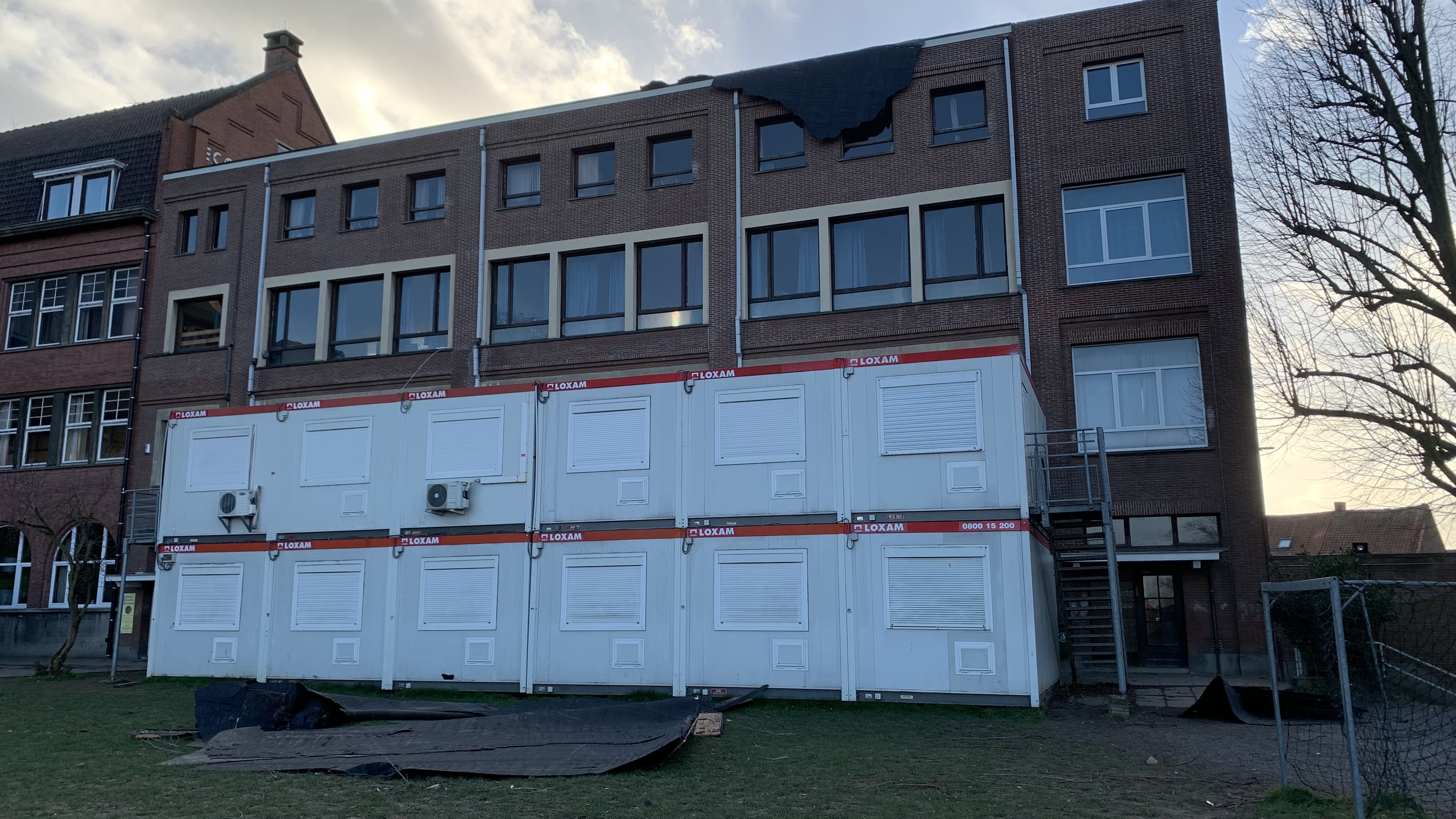 Luingne : une partie de la toiture de l'Institut Saint-Charles s'est envolée