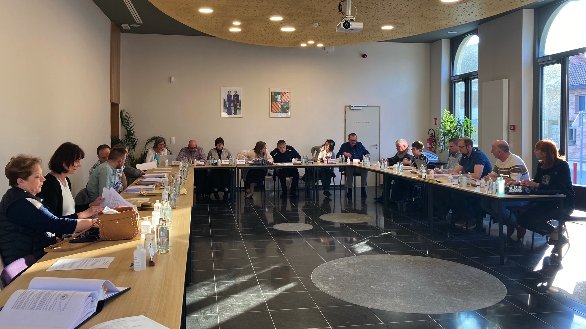 Pour la commune de Bernissart, octroyer des chèques-repas aux personnes engagées sous contrat titres-services n’est pas possible pour le moment