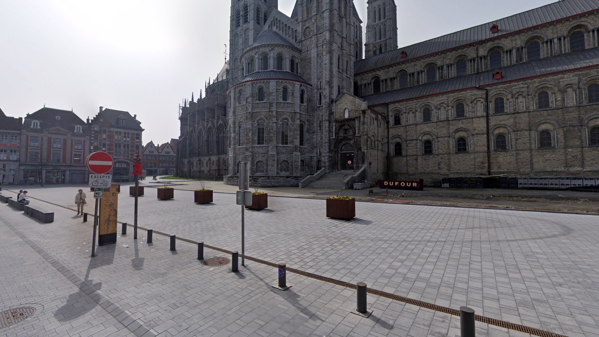 Tournai : un «magasin de nuit déguisé en magasin de jour» mis sous scellé au pied de la cathédrale