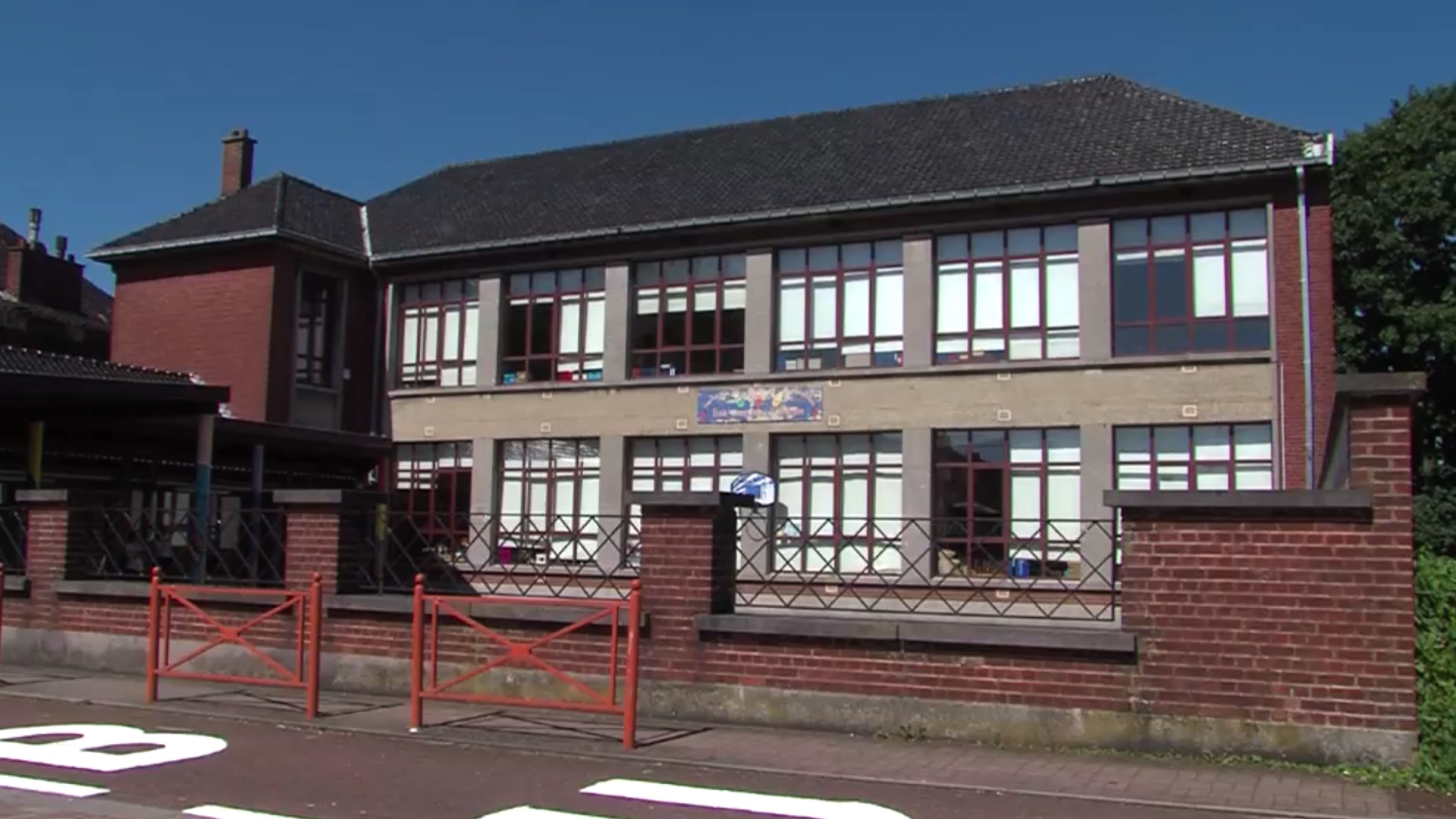 Ecarté depuis plus d'un an, le directeur de l'école communale de Pecq retrouvera son poste à la rentrée scolaire