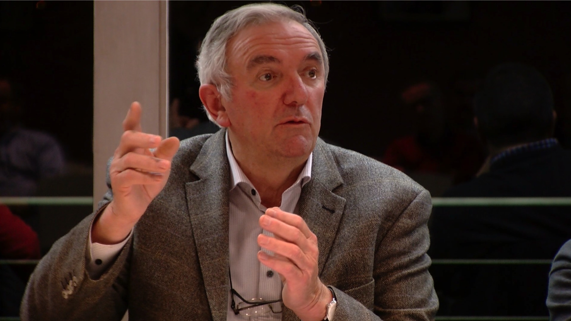 Ellezelles : passage de relais pour Idès Cauchie, il cède son écharpe  maïorale à Alexandre Boitte