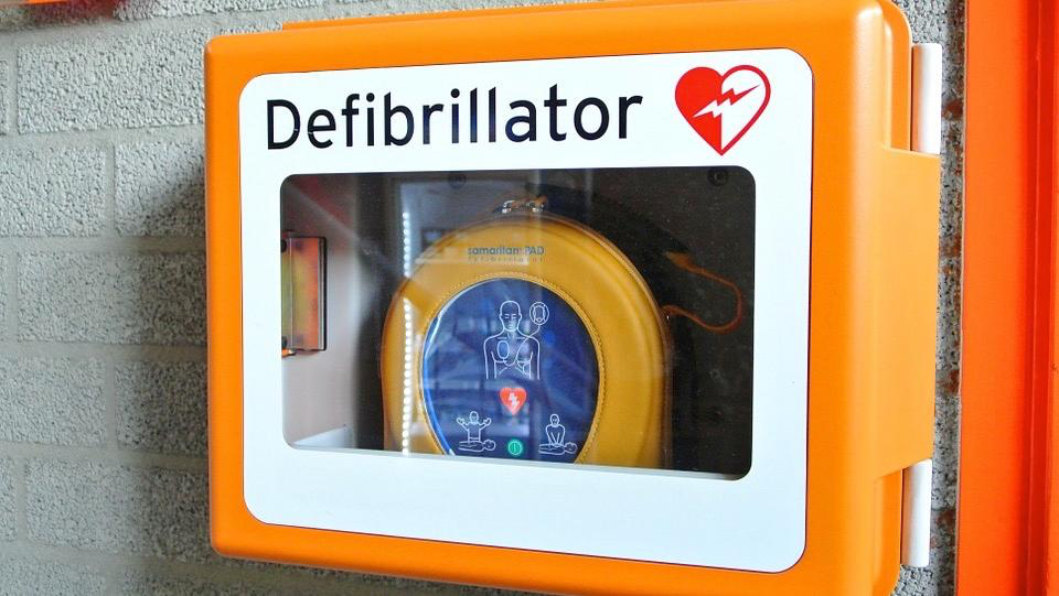 Un joueur fait une crise cardiaque au stade des Géants à Ath : il a pu être réanimé grâce à un défibrillateur