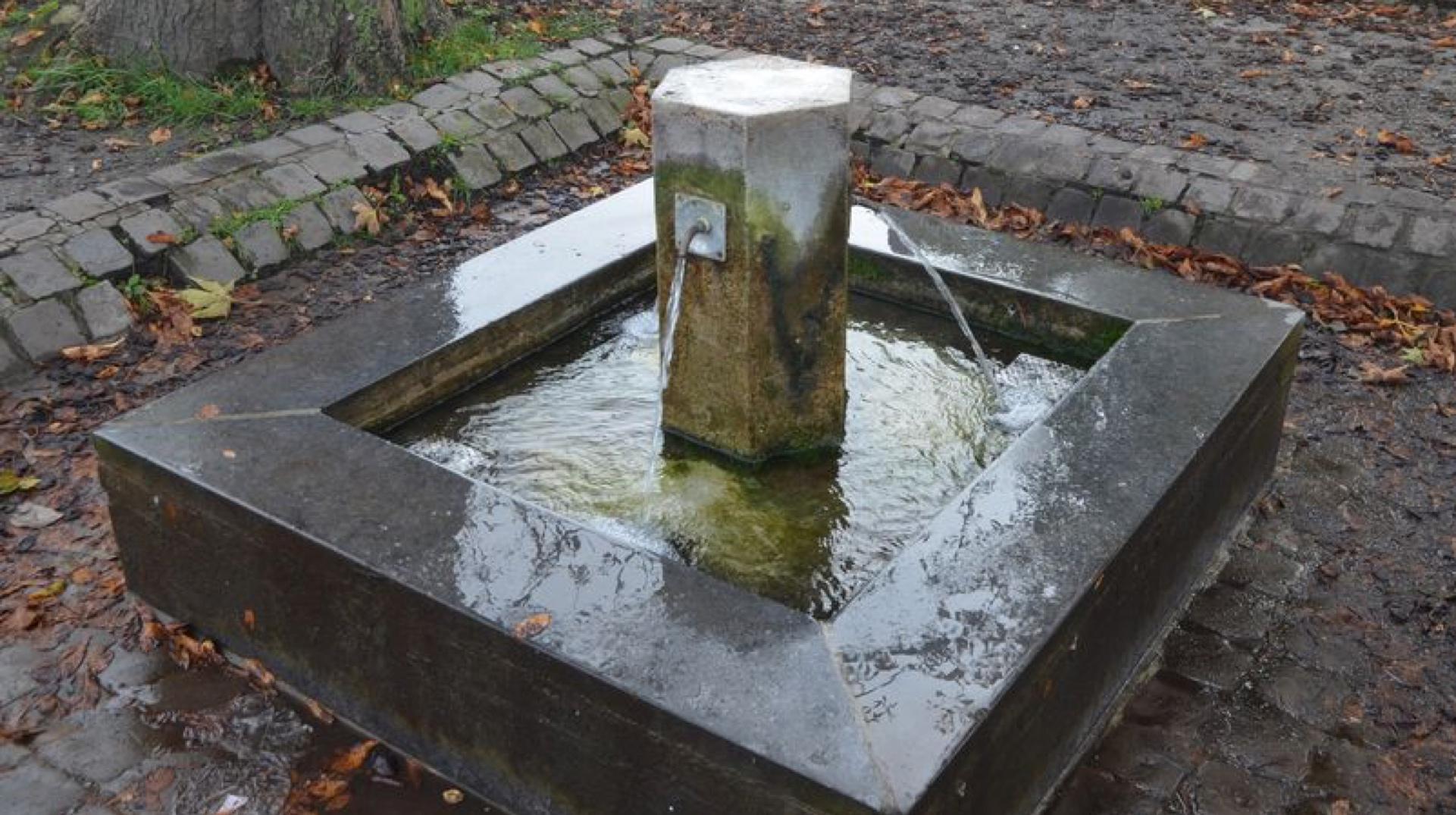 Péruwelz : la fontaine de l'arsenal des pompiers à nouveau accessible