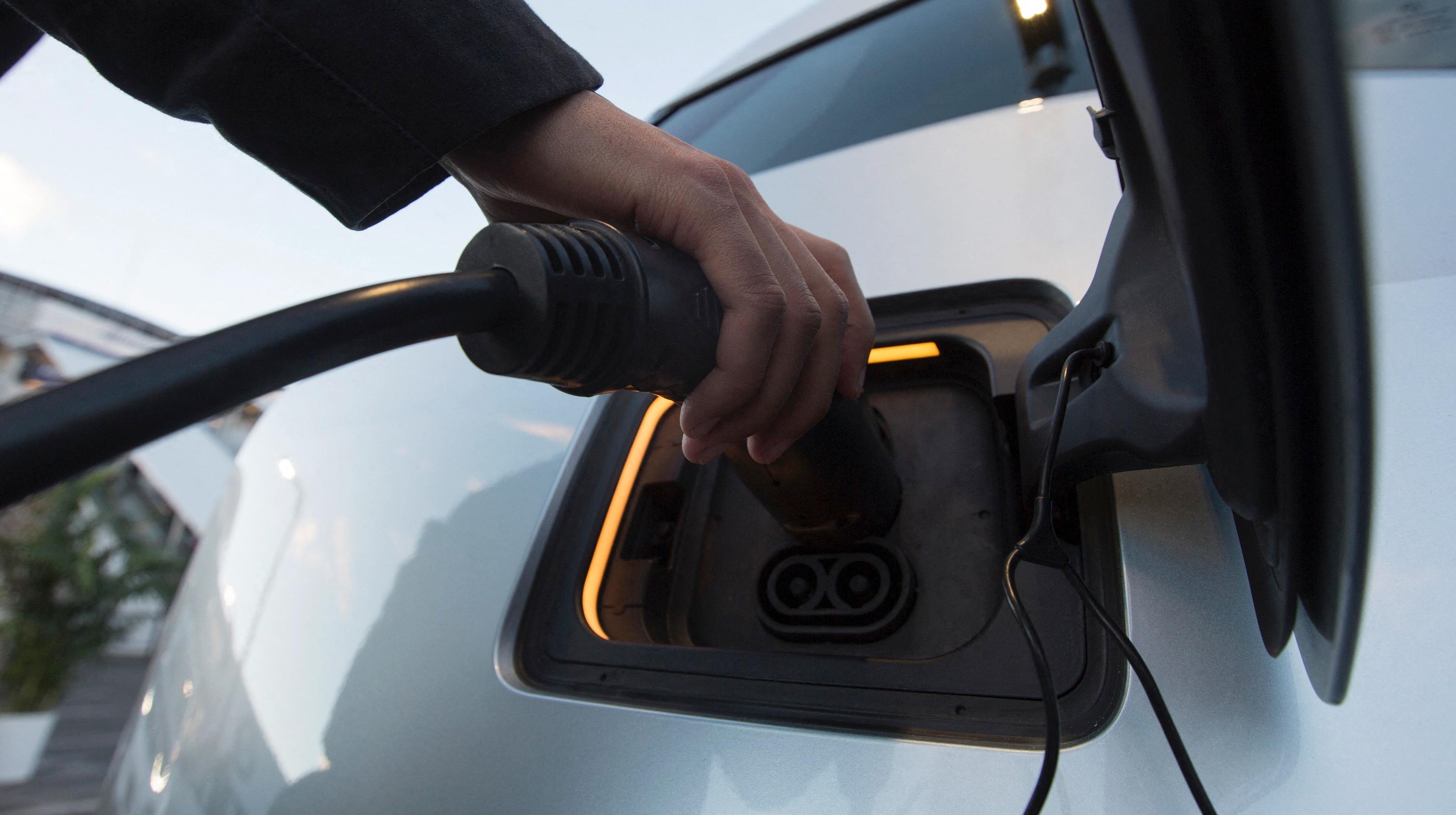 Bornes de recharge pour véhicules électriques : 132 bornes seront installées par Ideta dans 18 communes de Wallonie picarde