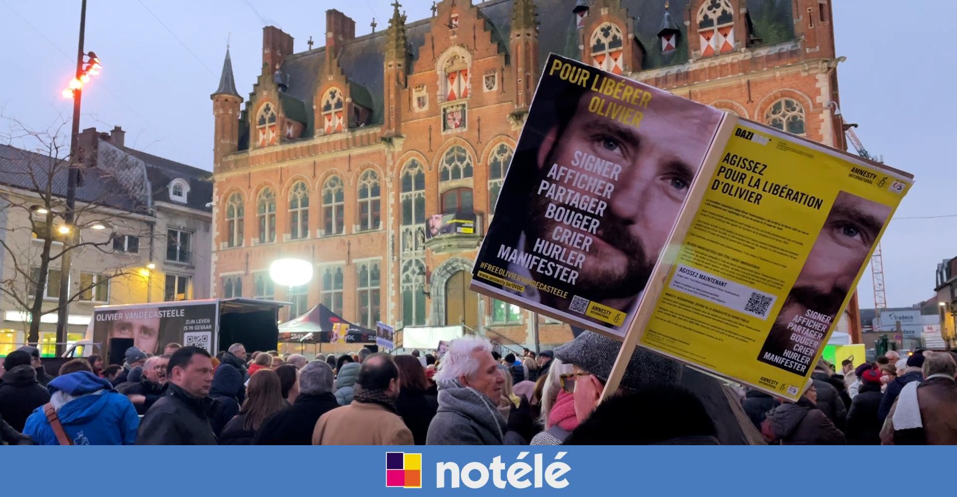rassemblement-de-soutien-olivier-vandecasteele-sur-la-grand-place-de