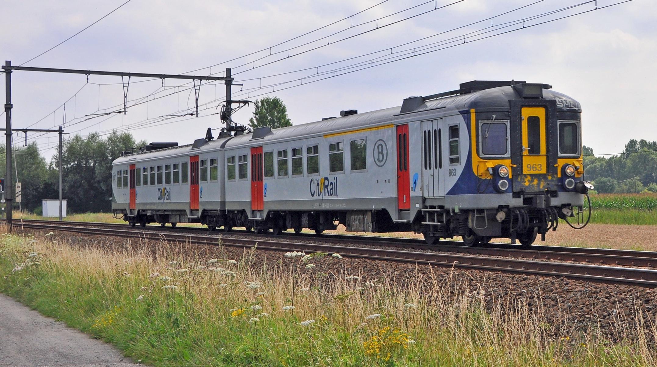 Un véhicule sur les rails provoque l'interruption du trafic entre Enghien et Ath