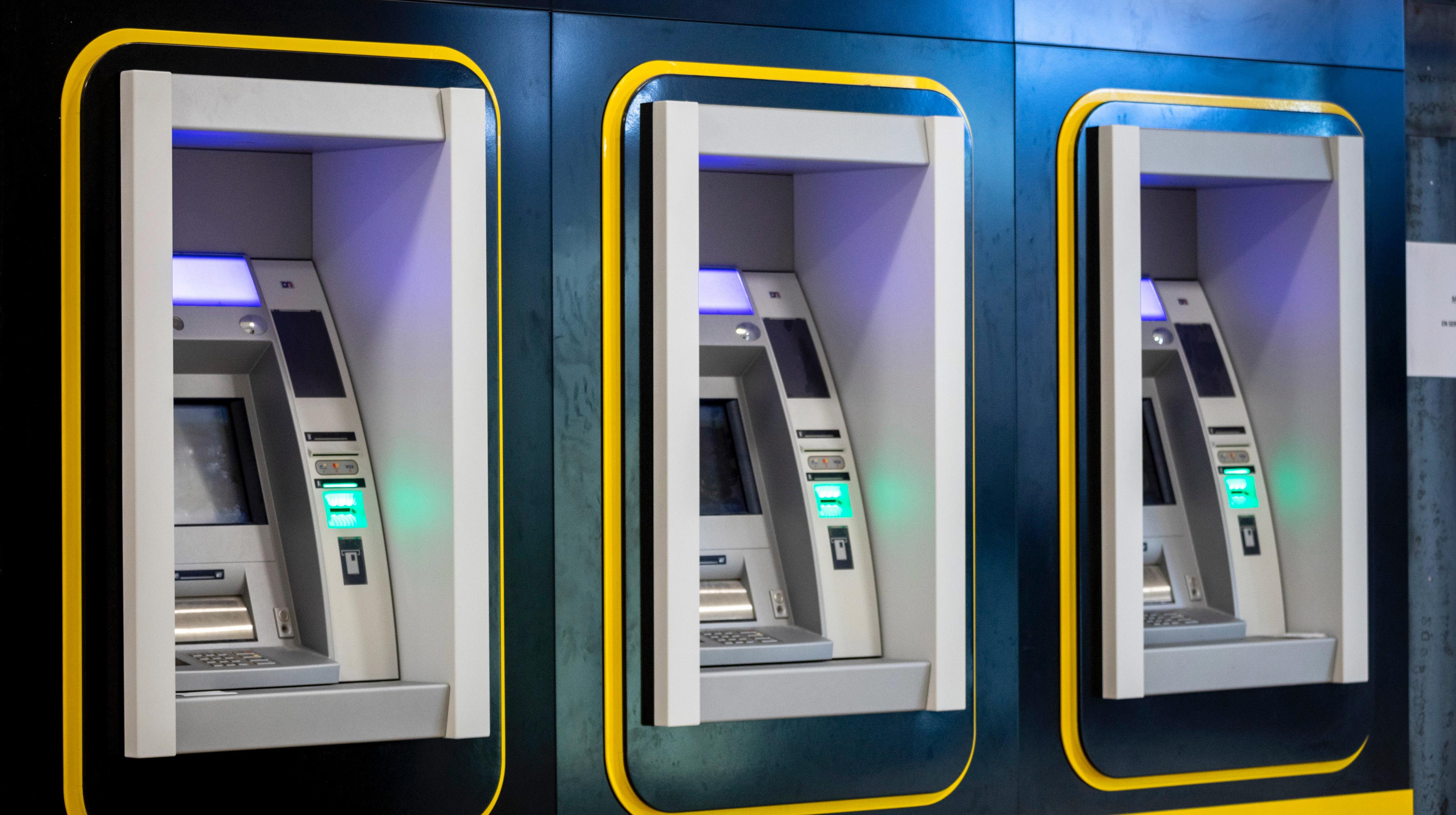 A Blaton, les 3 distributeurs de billets sont en service