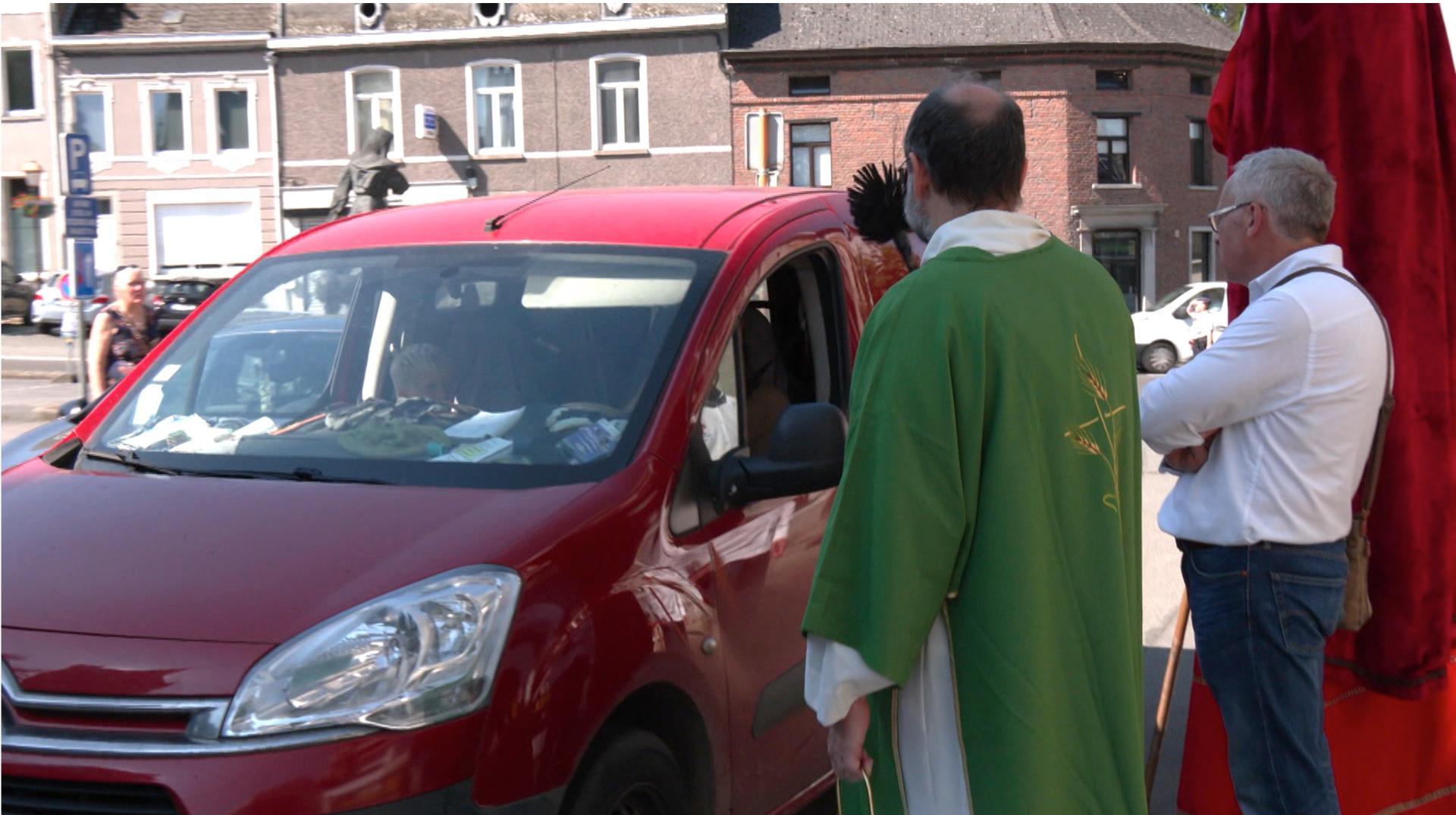 Flobecq : Saint-Christophe a béni les véhicules pour une année sans tracas  sur les routes