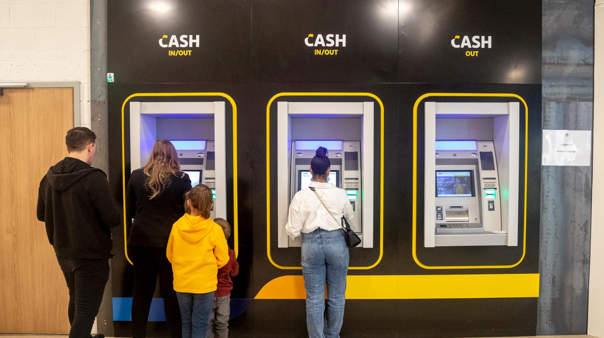 Mouscron : 5 nouveaux distributeurs désormais actifs à la Grand-Place