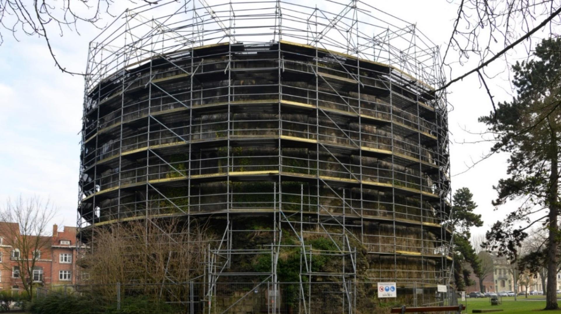 Tour Henri VIII à Tournai : la Région wallonne débloque un subside pour l'installation d'une toiture provisoire