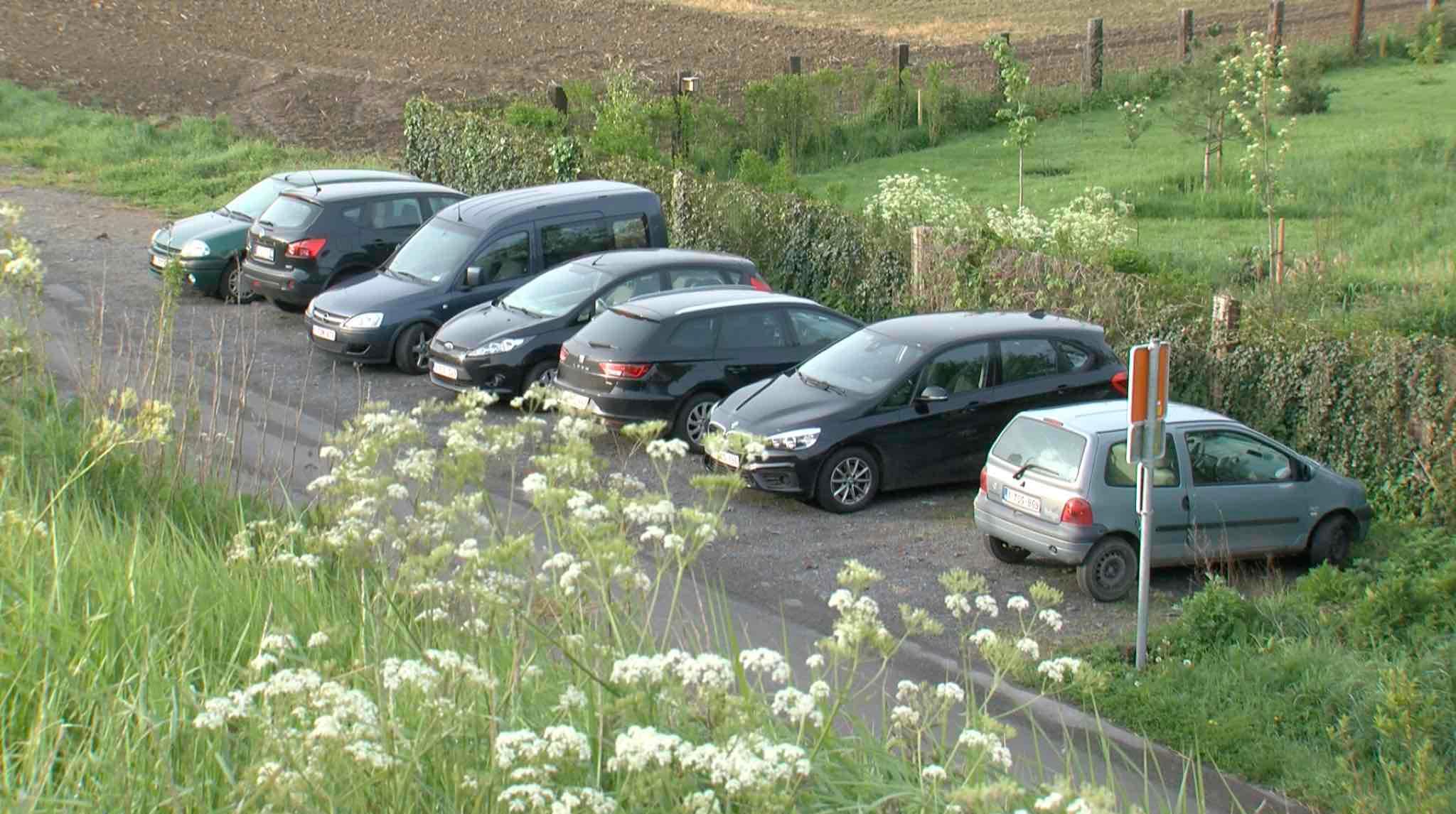 La commune de Silly ne peut plus réserver le parking de la rue Carmois pour les Silliens