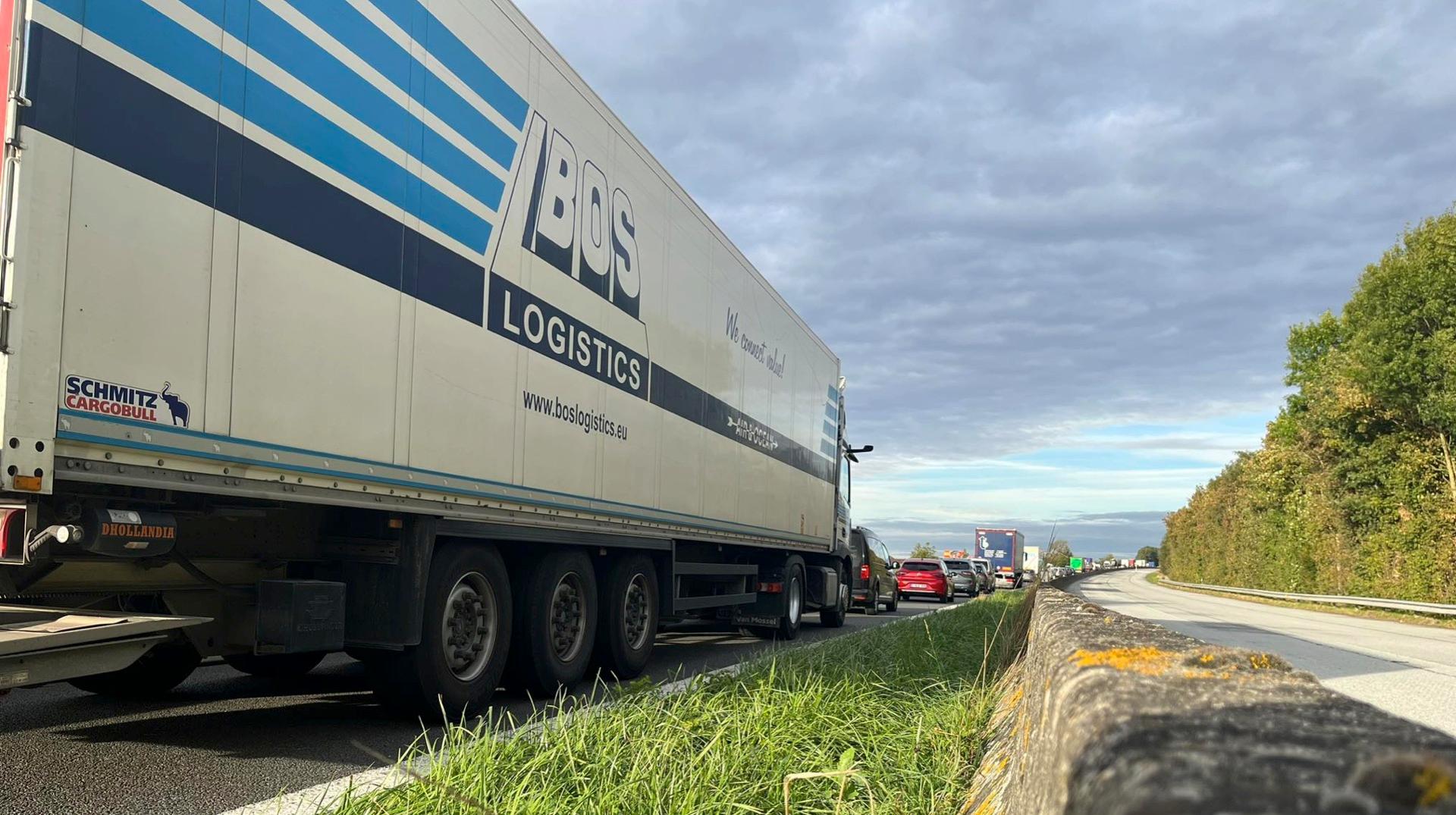 Véhicule en panne sur l'A8 : la circulation est à l'arrêt