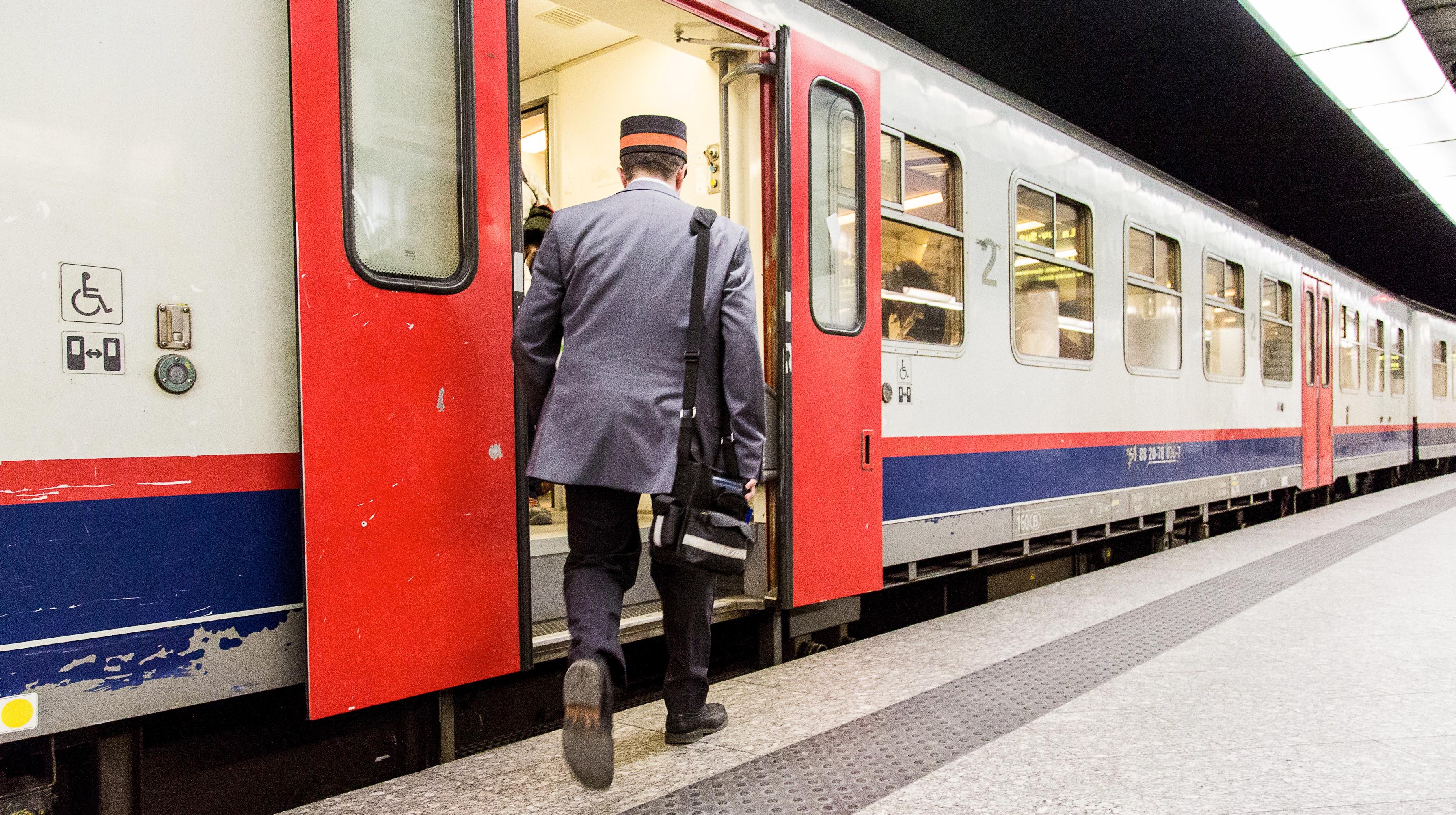Enghien adopte une motion pour maintenir les horaires du guichet de la gare