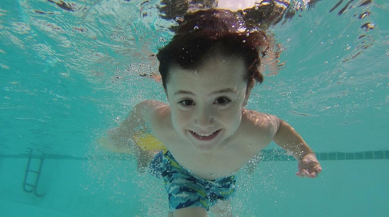 Frasnes : le coût de l'entrée à la piscine divise