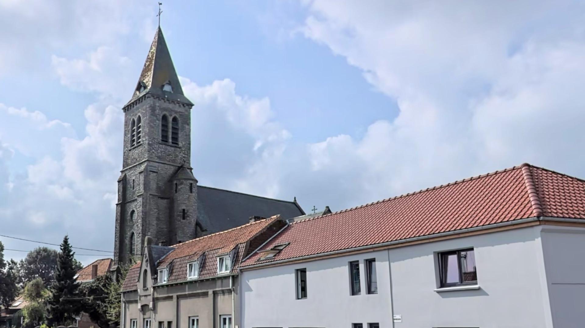 Chutes de pierres et stabilité inquiétante : le bourgmestre de Tournai fait fermer l’église de Marquain